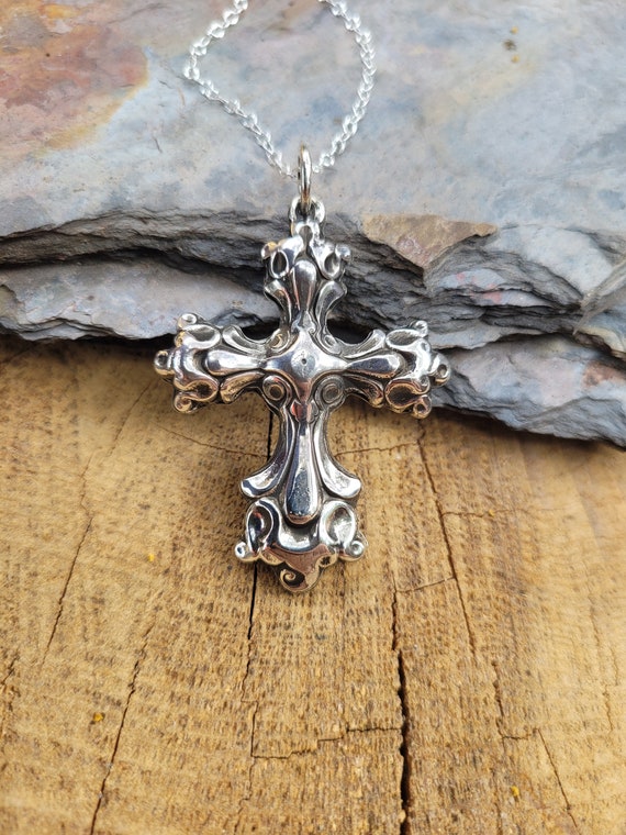 French art nouveau vintage cross pendant necklace. Sterling silver antique necklace. Chunky cross necklace. Big cross. Crucifix