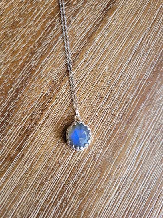 Elegant blue labradorite pendant necklace. Sterling silver labradorite necklace