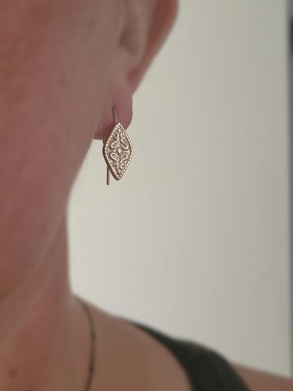 14k solid gold French art nouveau gold tone brass earrings. Dainty design gold earrings. 1900s nouveau earrings