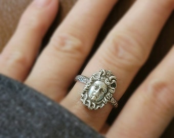 Medusa ring. Greek mythology priestess of Athena. Sterling silver ring