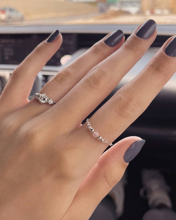 Dainty rose quartz ring. Rose quartz chain ring. Minimalist ring. Dainty gold ring. Dainty silver ring. Rose gold ring