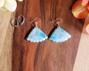 Pendientes de larimar tallados únicos. Pendientes de larimar de plata de ley únicos.