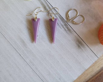 Saldi! Delicati orecchini in fosfosiderite. Orecchini in argento color lavanda.