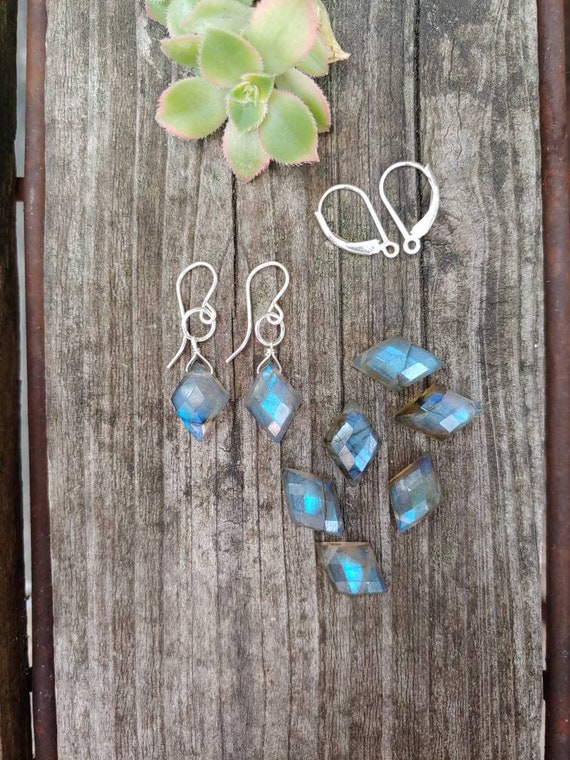 Diamond shape dainty Labradorite earrings.  Silver labradorite earrings. Gold labradorite earrings. Rose gold Labradorite earrings