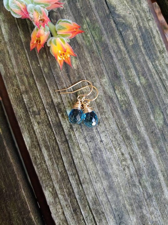 Elegant topaz earrings.  Silver blue topaz earrings. Gold topaz earrings. Rose gold topaz
