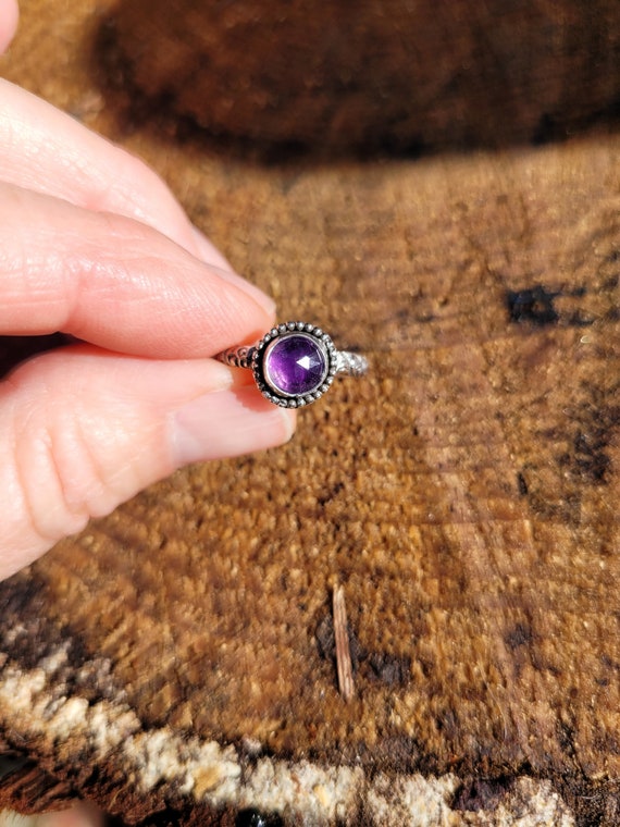 Elegant amethyst ring. Sterling silver amethyst ring.