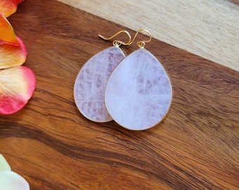 Orecchini in quarzo rosa laminato oro. Orecchini a goccia in quarzo rosa. Orecchini rosa pallido. Quarzo rosa naturale. Orecchini lunghi in quarzo rosa.
