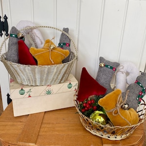 Vintage Wire Basket Set: Gold & Silver Holiday Centerpiece