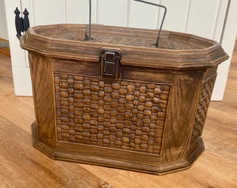 Vintage sewing basket,vintage plastic sewing basket, Lerner plastic sewing basket