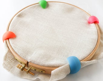 Embroidery Hoop Fabric Hugger | Q-Snap Fabric Holder | Hoop Hugger | Silicone Thread Spool Bobbins Wraps Huggers | Cross Stitch Fabric Clip