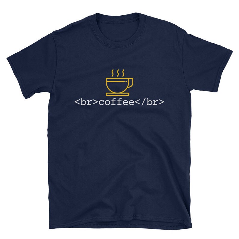 K&ouml;nnte beinhalten: Marineblaues T-Shirt mit einer gelben Umrandung einer Kaffeetasse und dem Text "<br>coffee</br>" auf der Vorderseite.