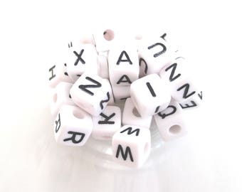 10 Acrylic Alphabet beads 10*10mm