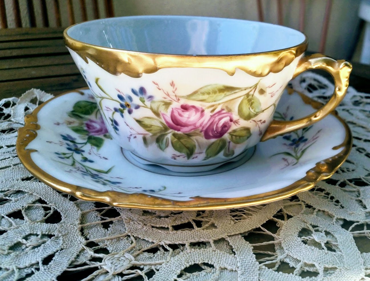 Jean Pouyat Limoges de Porcelaine Une Tasse avec Soucoupe , The Cup -Saucer Set Vintage 1895S, Peint