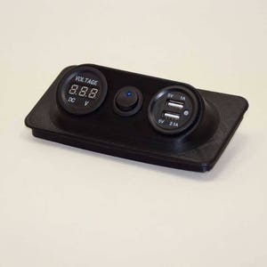 Vanagon Aschenbecher Montiert Voltmeter/USB PowerPod®