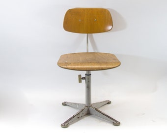 Friso Kramer for Ahrend de Cirkel | Industrial desk chair | Adjustable height | Vintage 50s