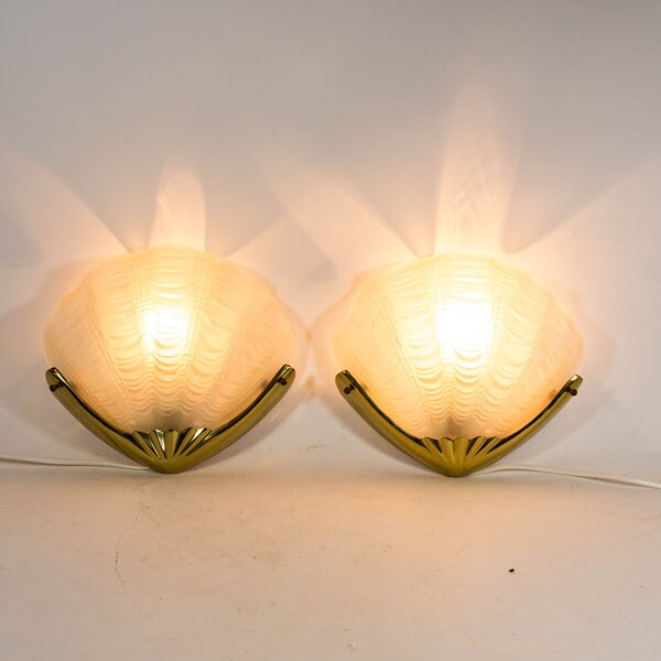 Set of 2 Art-deco Odeon wall sconces | Draped glass | Clamshell lamp