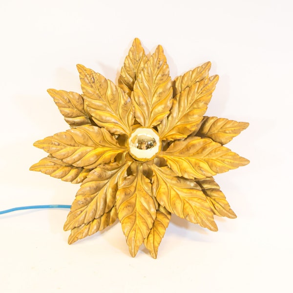 Brass wall sconce | floral design | Hollywood Regency | vintage 70's