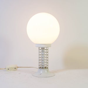 Midcentury Herda table lamp | White metal frame | Space age | Vintage 60's