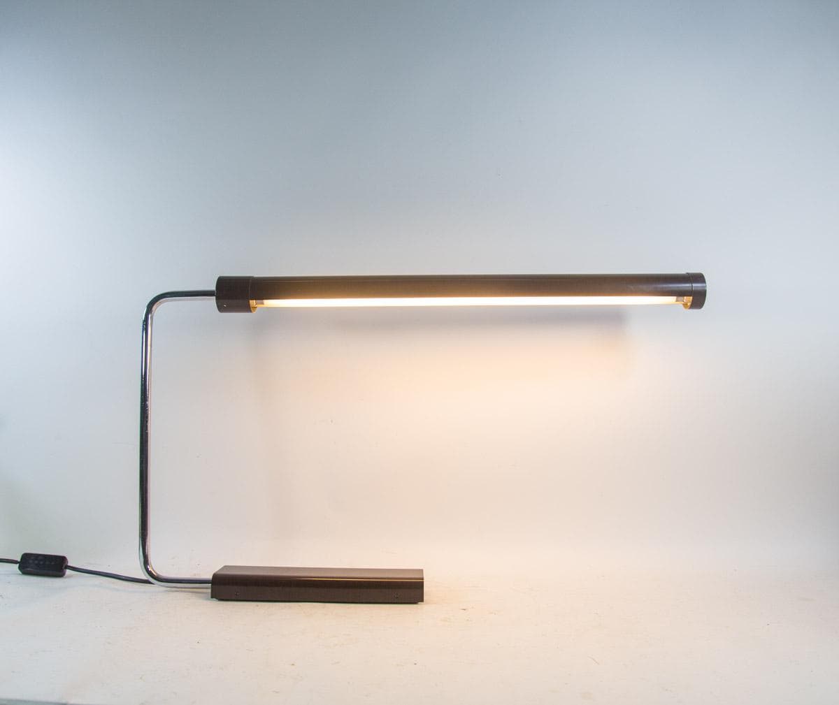 Postmodern Desk Lamp | Hala Zeist | XL | Tubular Lampshade