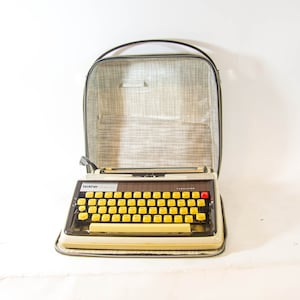 Vintage typewriter | Brother Tabulator Deluxe 1300 | QWERTY | Soft case | vintage 60's