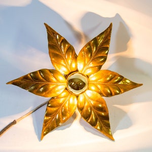 Mid Century wall sconce | Brass flower | Hollywood Regency | vintage 70&#39;s
