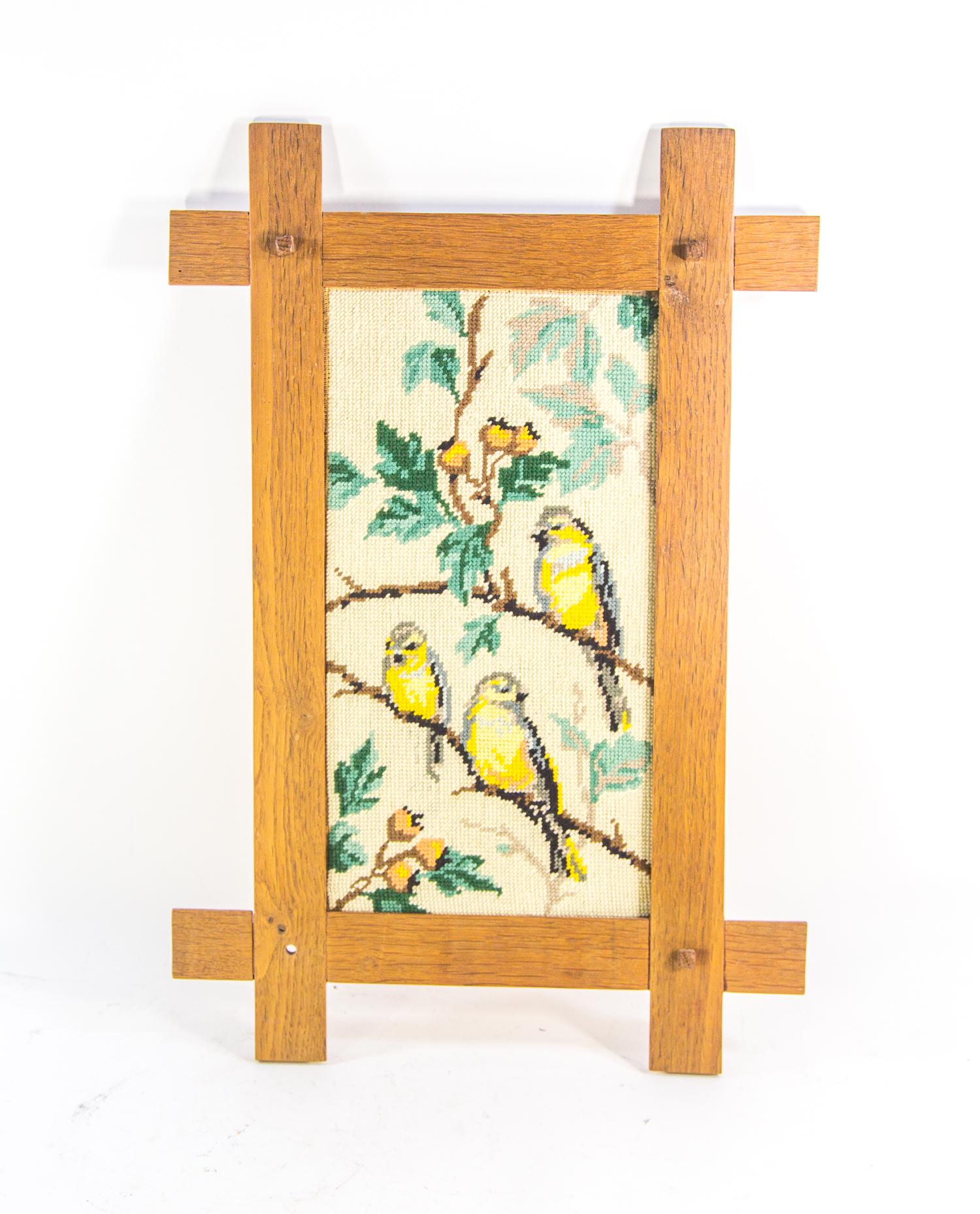 ヴィンテージ風 花と鳥のボード　壁掛け ヴィンテージの壁掛け刺繍 | 鳥の装飾 | 木製フレーム | 70年代