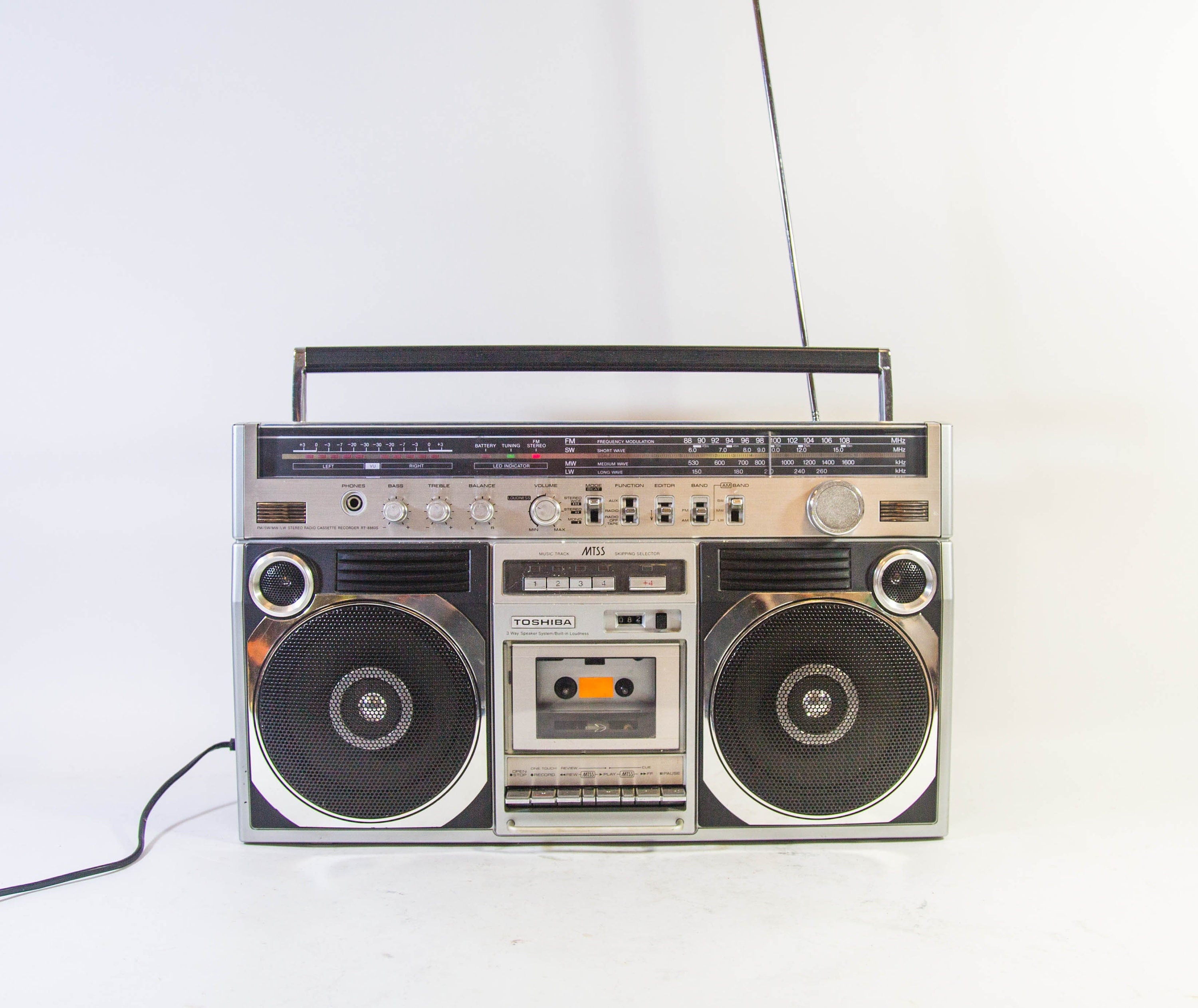 Radio-cassette Toshiba | Modèle RT-8890S | Entièrement révisée | Lecteur de cassettes et radio FM | Vintage années 70