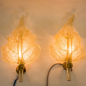 Barovier & Toso | Set of 2 Hollywood Regency wall sconces | Gold flake glass | Leaf shaped | Vintage 70&#39;s