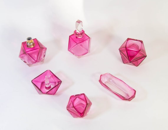 Art Deco vanity set | Pink glass | Geometric shap… - image 1