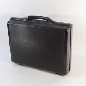 Etagère noire Ikea, vintage, années 80,élégante et spacieuse | Kaufen