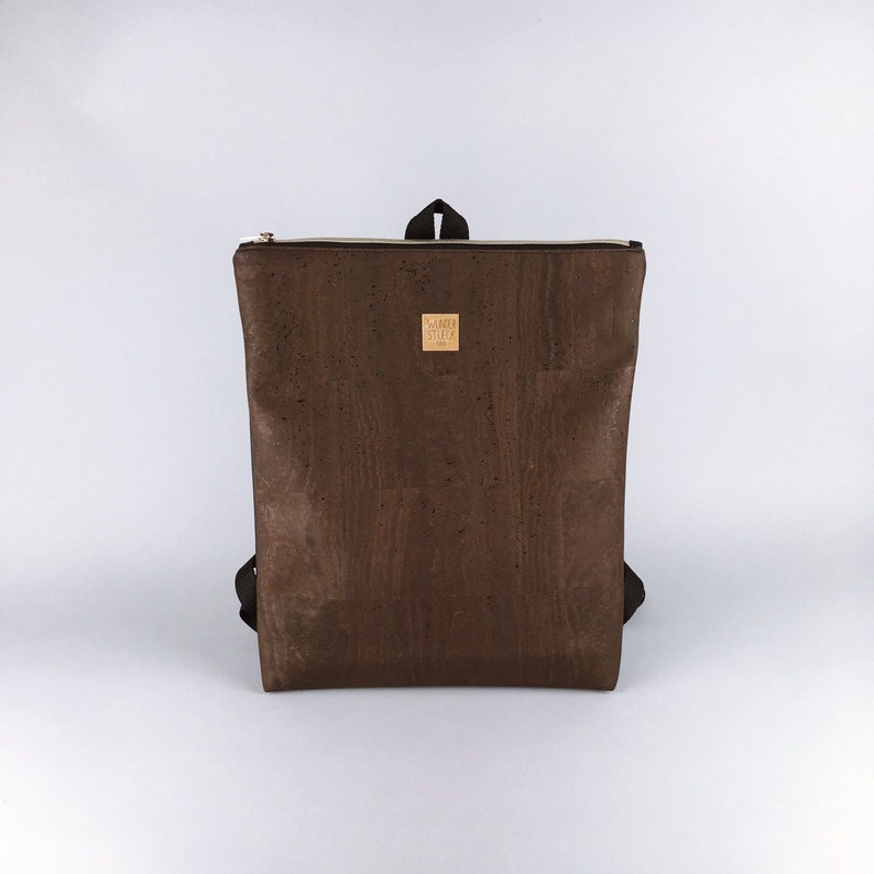 Narrow cork backpack in brown
