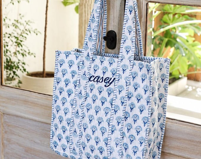 Custom Embroidered Bridesmaid Tote Bag, Quilted Floral Travel Beach Bag, Holiday Gift for Women, Custom Christmas Gift Bag,  Shoulder Tote