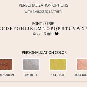 Puede incluir: Un gr&aacute;fico que muestra las opciones de personalizaci&oacute;n para un producto de cuero. La fuente es serif y las opciones incluyen sin l&aacute;mina, l&aacute;mina plateada, l&aacute;mina dorada y l&aacute;mina dorada rosa.