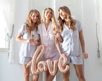bridesmaid pajamas set, personalized bridesmaid gift pajamas short set, button down bridesmaid shirts, bridesmaid pajamas cotton pajamas set