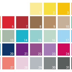 K&ouml;nnte beinhalten: Eine Farbkarte mit 32 verschiedenen Farben, nummeriert von 1 bis 32. Die Farben sind in Reihen von vier angeordnet, wobei die erste Reihe gelb, gelb, orange und orange ist. Die zweite Reihe ist rot, rot, rot, braun, braun, beige, gr&uuml;n und gr&uuml;n. Die dritte Reihe ist gr&uuml;n, grau, blau, hellblau, hellblau, hellblau, blau und blau. Die vierte Reihe ist blau, dunkelblau, lila, lila, lila, rosa, rosa und rosa. Die f&uuml;nfte Reihe ist rosa, pfirsich, rosa, grau, grau, grau, schwarz und schwarz.