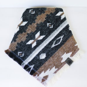 Wild West Dog Bandana Aztec Black, White & Brown Boho Woven Tribal Southwest Frayed Tie On Fall Winter Puppy Scarf Pet Gift immagine 4