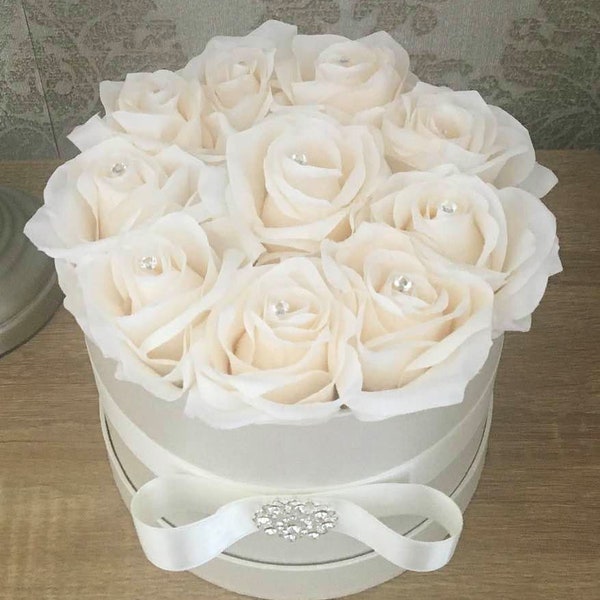 Ivory Rose Hat Box Arrangement, Christmas Gift, Valentine's Day, Mother's Day, Birthday Gift, Wedding Centrepiece