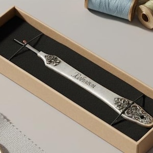 Personalized Seam Ripper/ custom Retro Sewing Tool/Custom Engraved Gift/ Gifts for Mothers or Grandma,Christmas gift