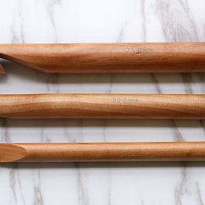 Three size Giant Knitting Needles/ Crochet Hook/ Crochet Hook,/Big crochet needle/  Super Big Wooden Needles/ extreme crochet hook