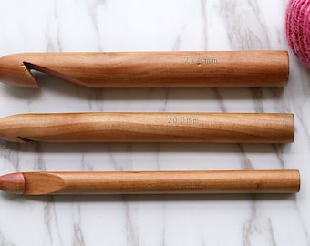 Three size Giant Knitting Needles/ Crochet Hook/ Crochet Hook,/Big crochet needle/  Super Big Wooden Needles/ extreme crochet hook