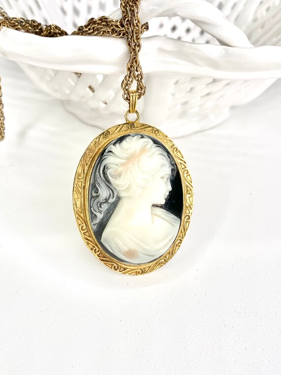 V G S Eternity Fashions Fashion Jewelry ~Brown Crystals Oval Cameo Pendant Necklace Silvertone V G S Eternity Fashions Fashion Jewelry ~Brown Crystals Oval Cameo Pendant Necklace Silvertone