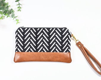 Black and White Peaks Wristlet: Small Bag, Wristlet Clutch, Bridesmaid Gift, Phone Wristlet