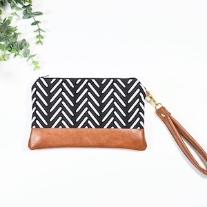 Black and White Peaks Wristlet: Small Bag, Wristlet Clutch, Bridesmaid Gift, Phone Wristlet