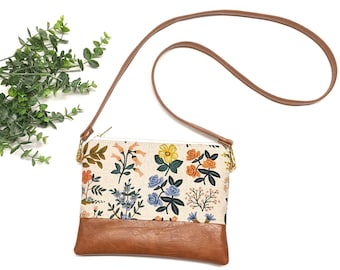 Mała torebka na ramię/ Papier karabinowy Kremowa łąka Dzikie kwiaty/ Skóra wegańska/ Torebka na ramię w stylu boho/