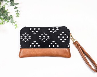 Pulsera tribal en blanco y negro: bolso pequeño, embrague de muñeca, regalo de dama de honor, pulsera de teléfono