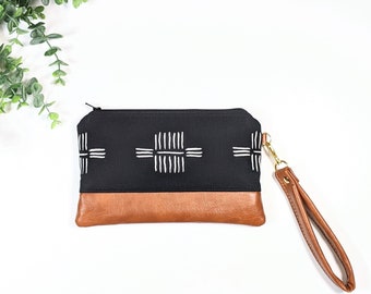 Black and White San Cristo Wristlet: Small Bag, Wristlet Clutch, Bridesmaid Gift, Phone Wristlet