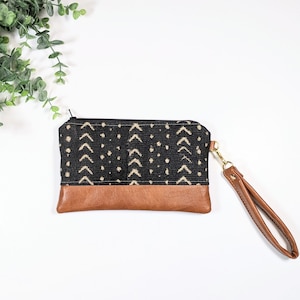 Charcoal and Cream Peaks Wristlet: Small Bag, Wristlet Clutch, Bridesmaid Gift, Phone Wristlet