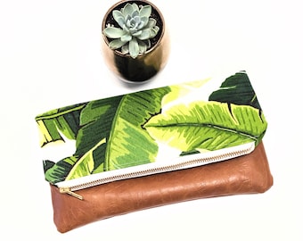 Green Palm Clutch: Fold Over Clutch, Vegan Leather Bag, Vegan Clutch, Bridesmaid Gift, Plant Bag, Tropical Bag, Plant Clutch