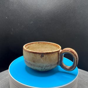 Handgjord espressomugg i keramik – Rustik glaserad keramikkopp med öglehandtag – Hjulgjuten stengods – Liten kaffemugg i present