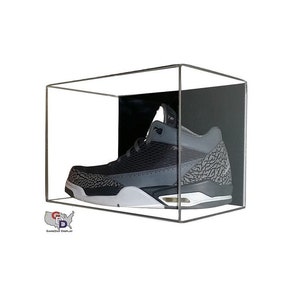 Support mural en acrylique Petite pointure de chaussure unique 12 et moins Vitrine par GameDay Display